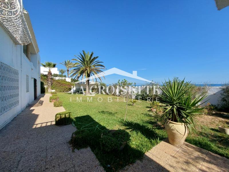 Duplex meublé S+1 pieds dans l'eau à La Marsa